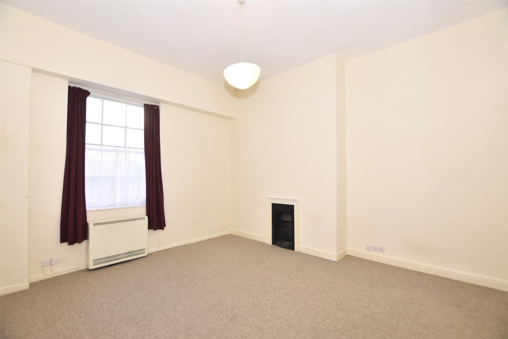 Property photo 2 of 7 Bedroom