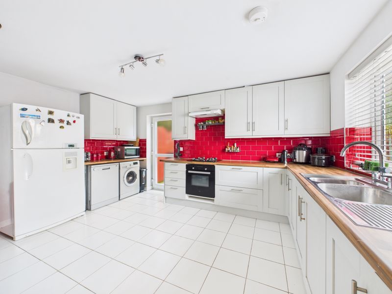 Property photo 3 of 12 Kitchen