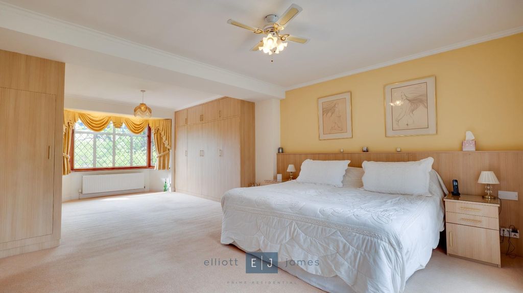 Property photo 3 of 41