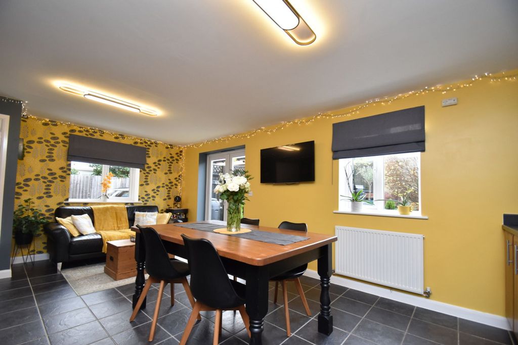 Property photo 3 of 23