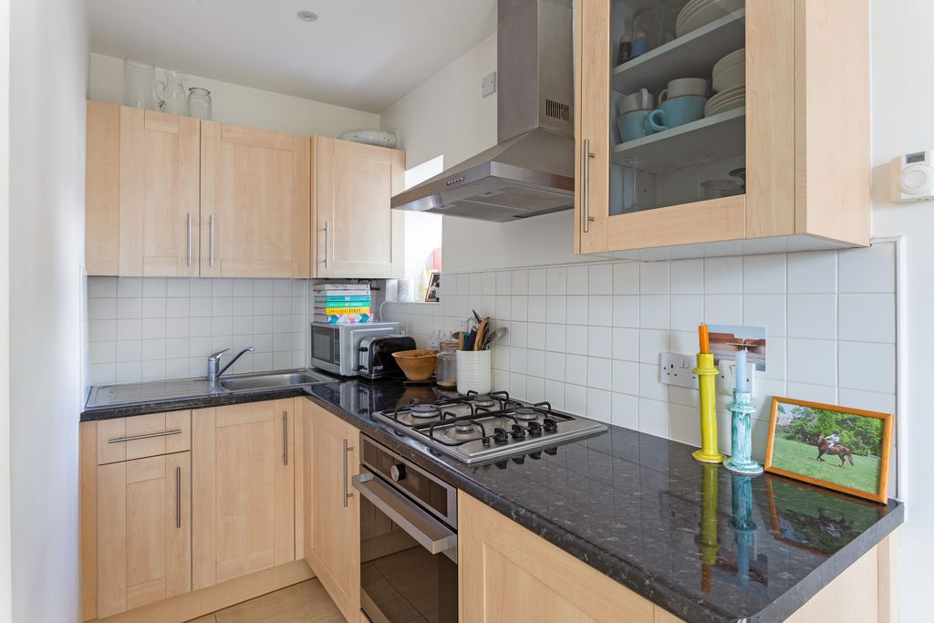 Property photo 3 of 10 78090_Linden Gardens
