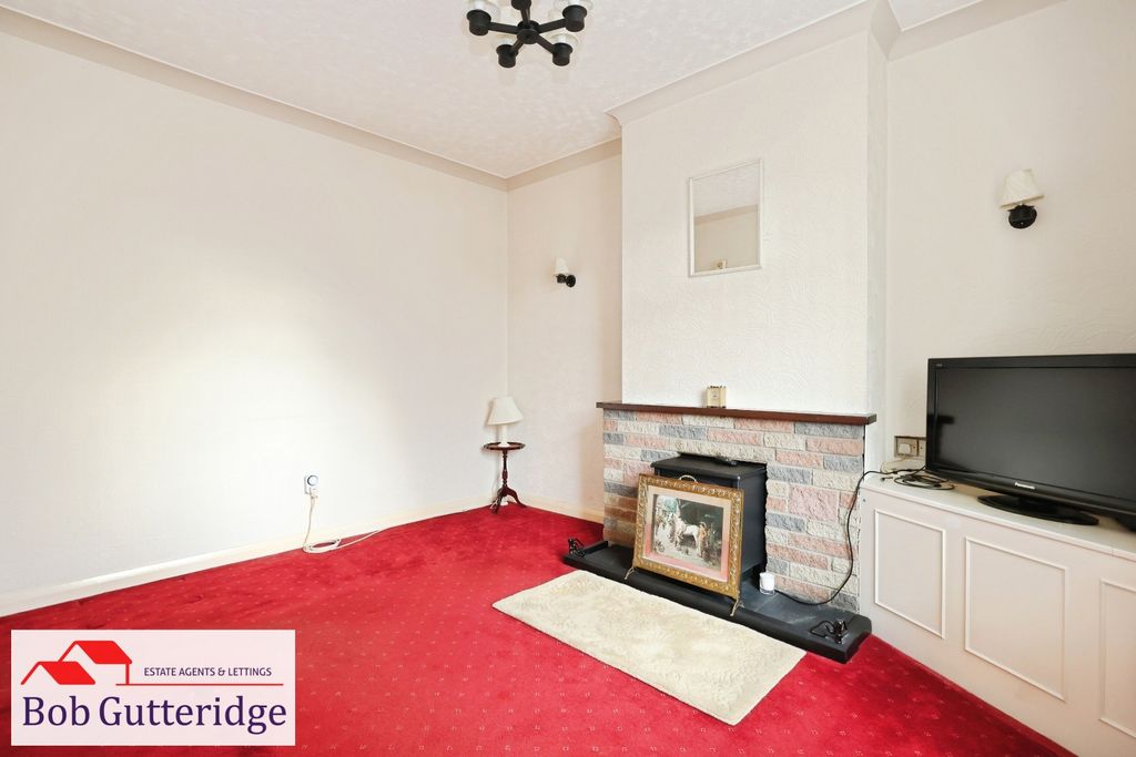 Property photo 3 of 20 Lounge