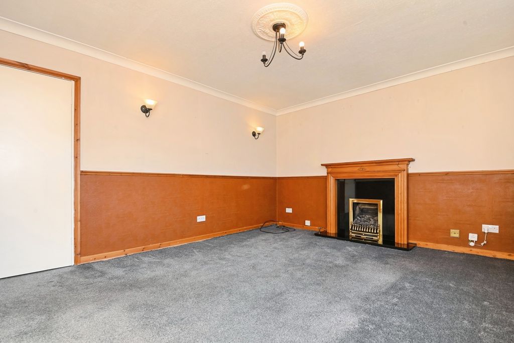 Property photo 3 of 12 Living Room