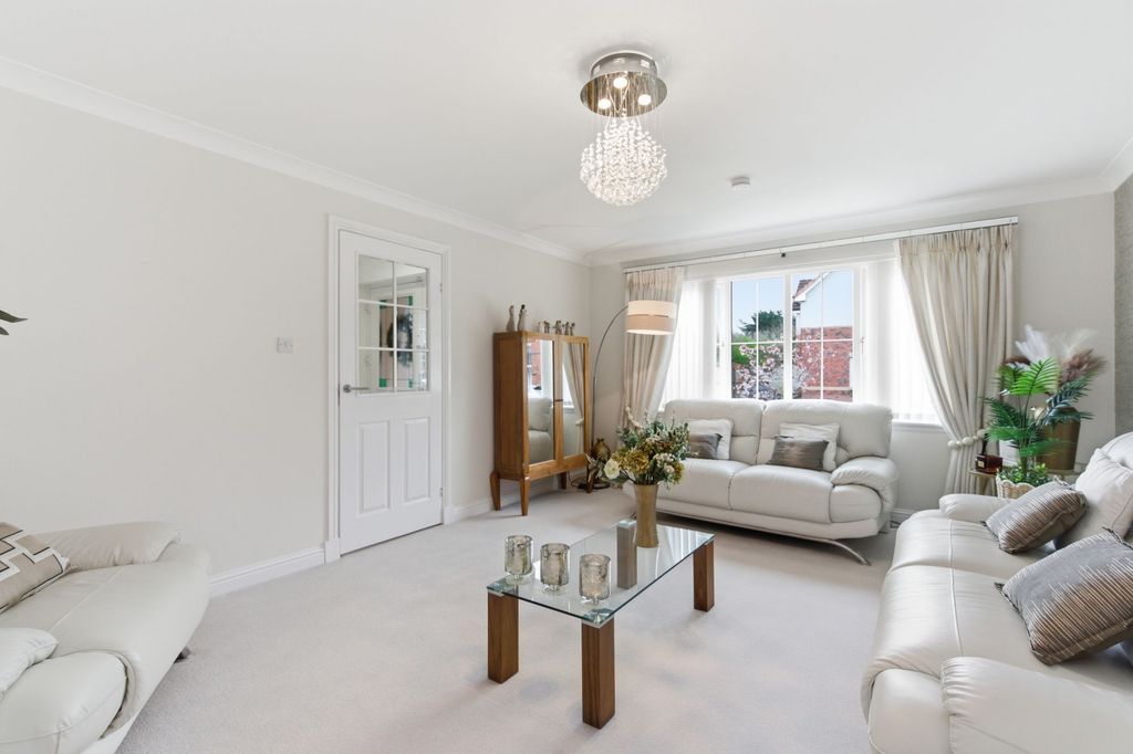 Property photo 3 of 46