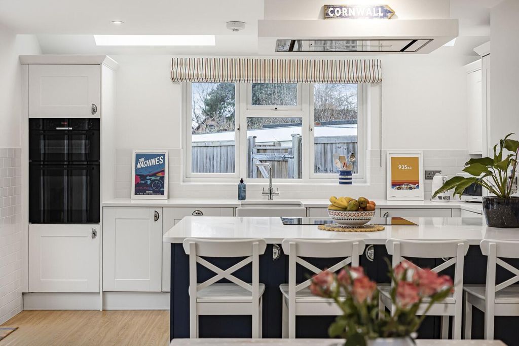 Property photo 3 of 44