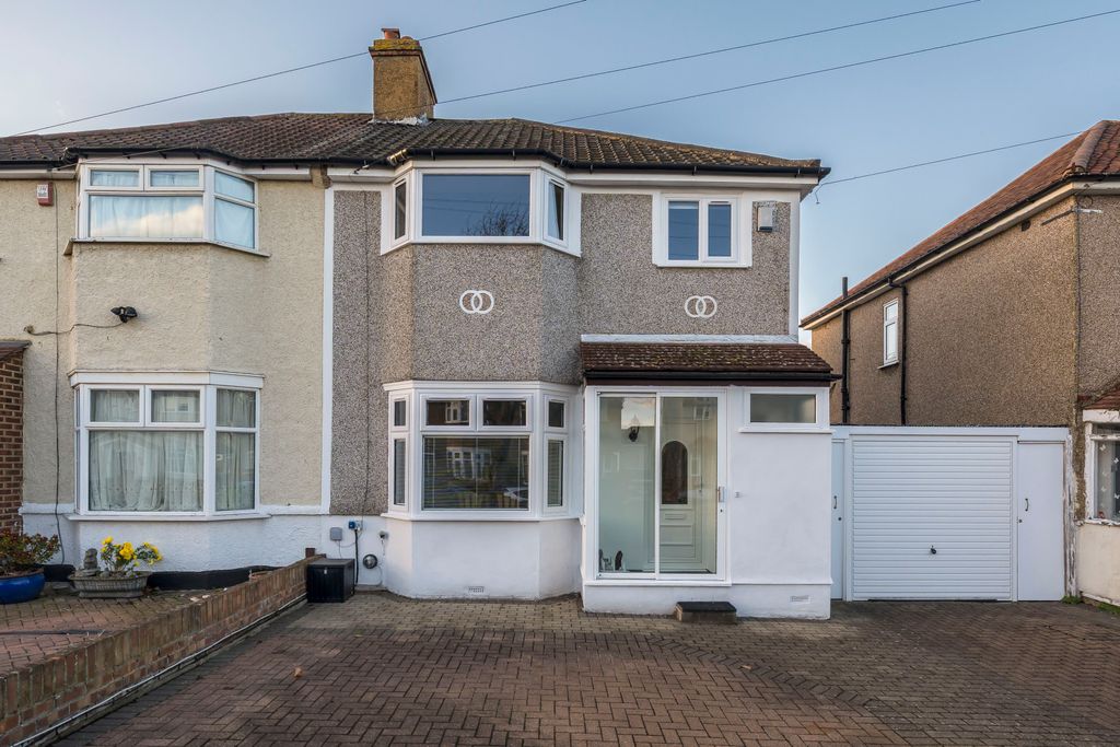 Property photo 1 of 9 Picture No. 17