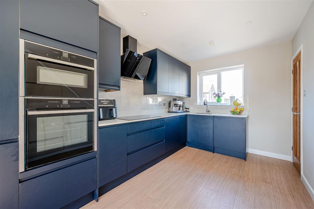 Property photo 2 of 17 Kitchen