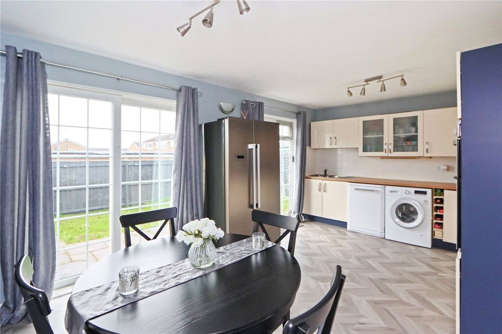 Property photo 2 of 11 Picture No. 10