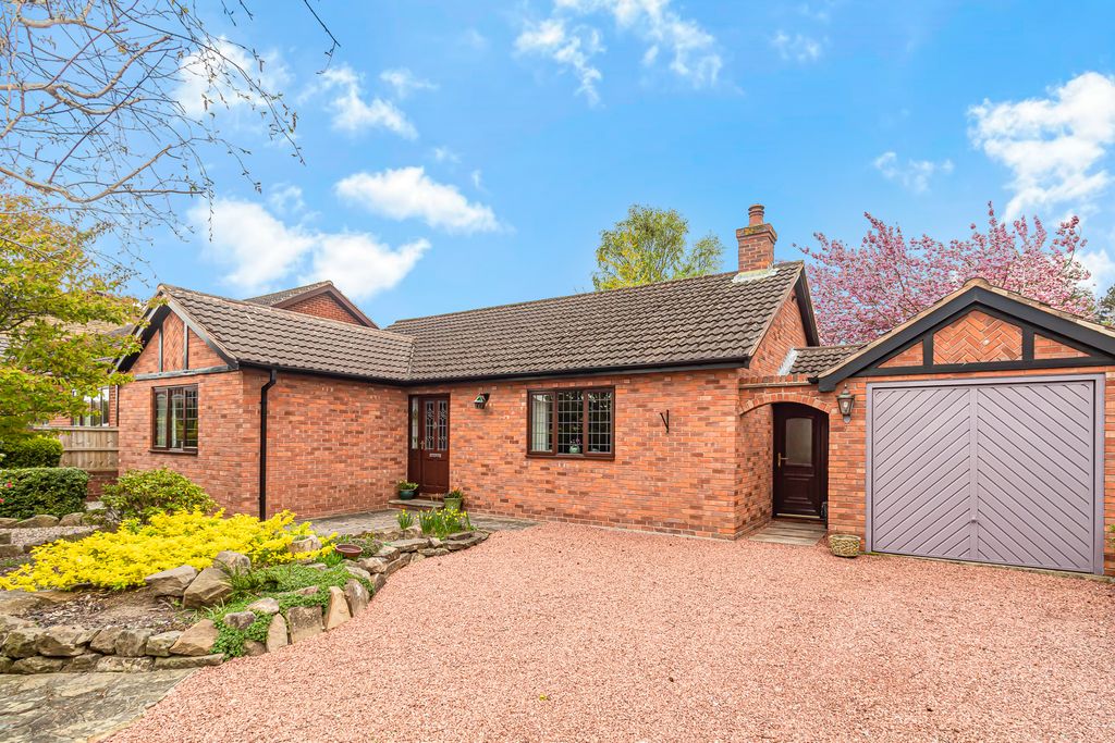 Property photo 1 of 24 Advert-33