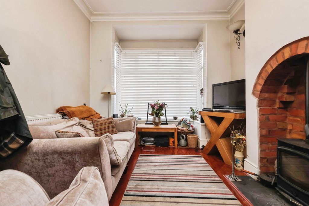 Property photo 3 of 17