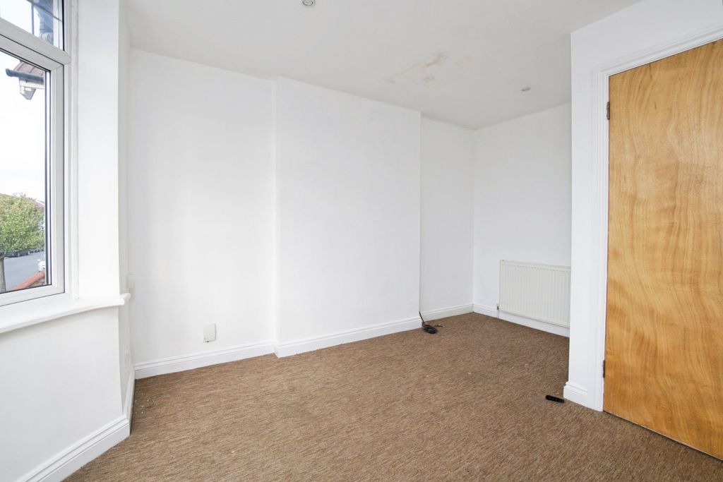 Property photo 3 of 16 Photo