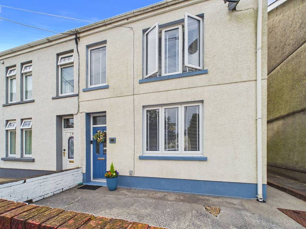 Property photo 1 of 40
