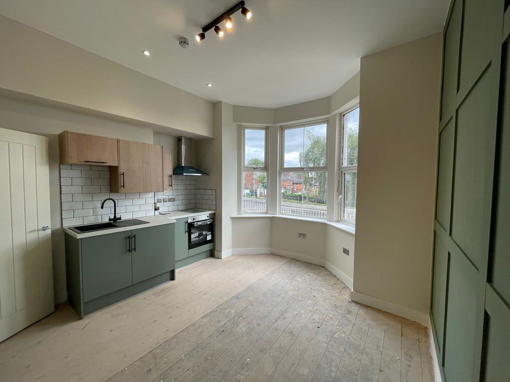 Property photo 2 of 5 Studio