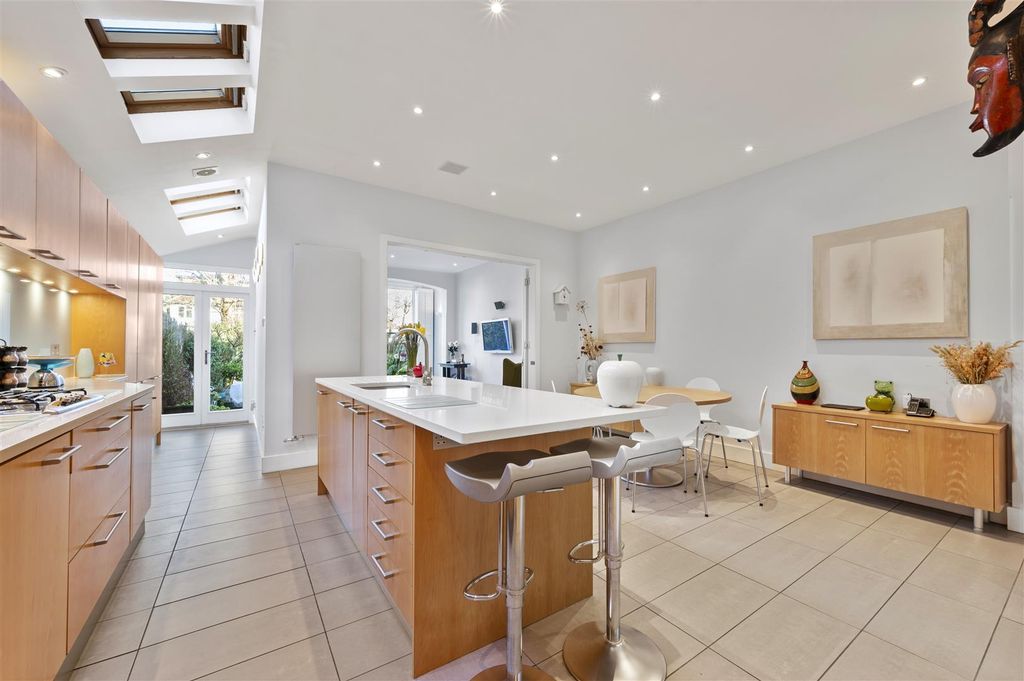 Property photo 2 of 24 8B Spencer Hill,4.Jpg