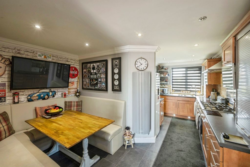 Property photo 2 of 21