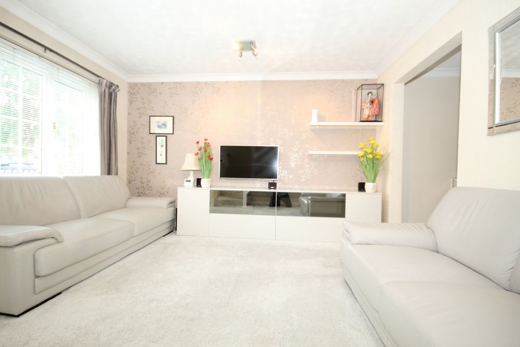 Property photo 2 of 16 Gallery
