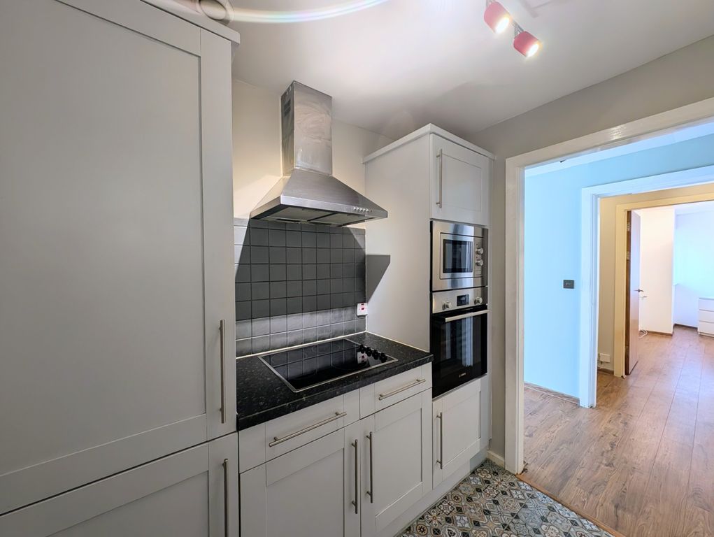 Property photo 3 of 18 Picture No. 02