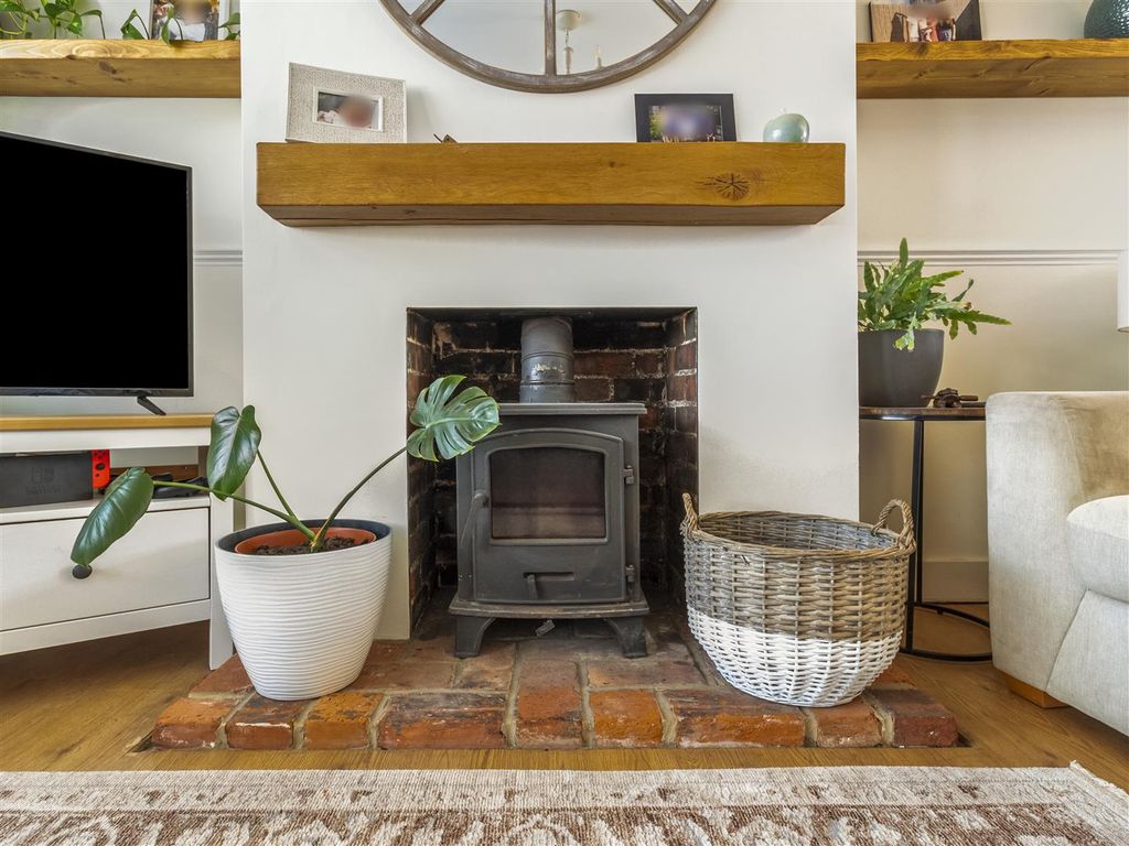 Property photo 3 of 16 105 Durrington Lane-006.Jpg
