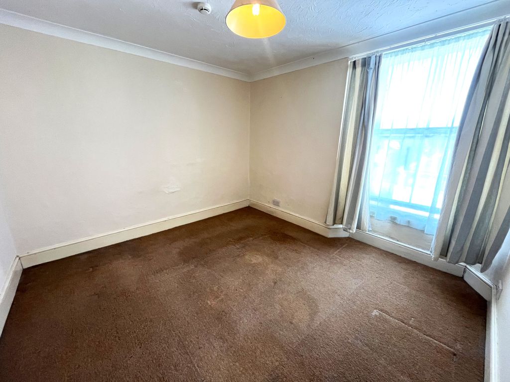 Property photo 3 of 7 Bedroom