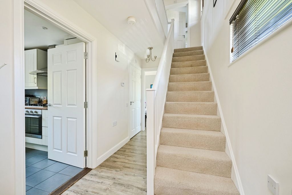 Property photo 3 of 18 Pbox-Img.Jpg