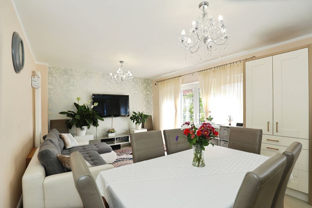 Property photo 3 of 22 Pbox-Img.Jpg
