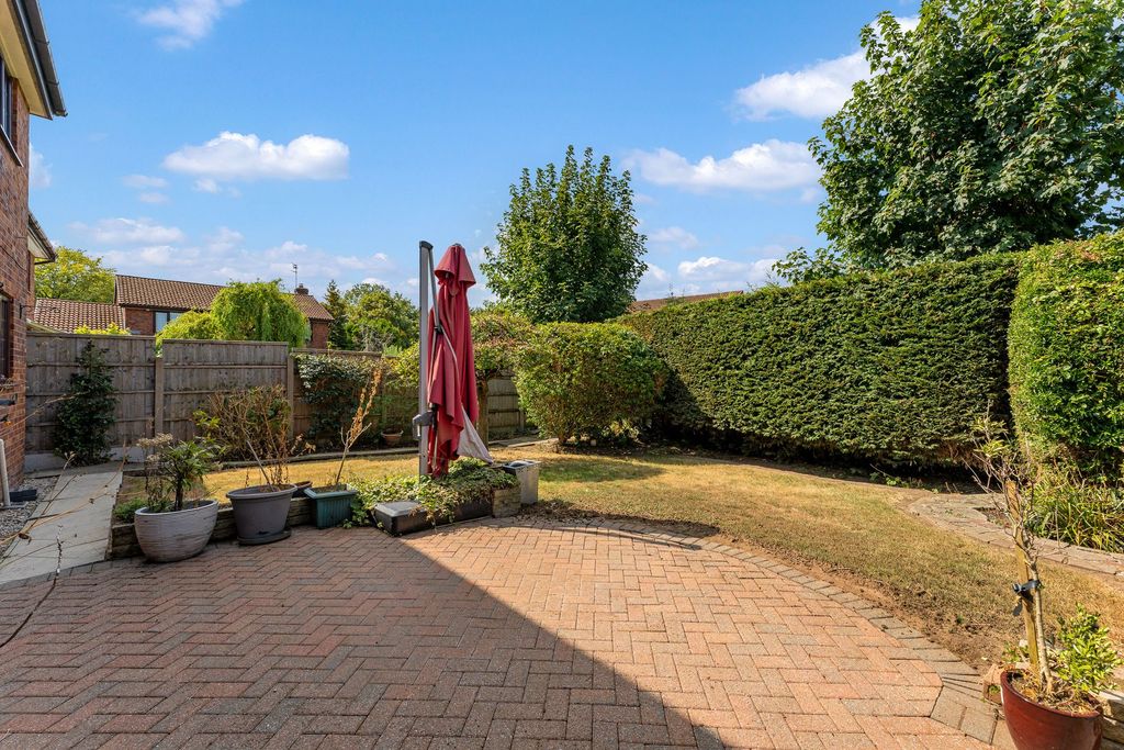 Property photo 2 of 33