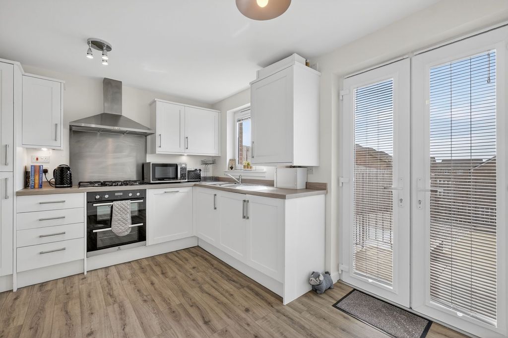 Property photo 3 of 29