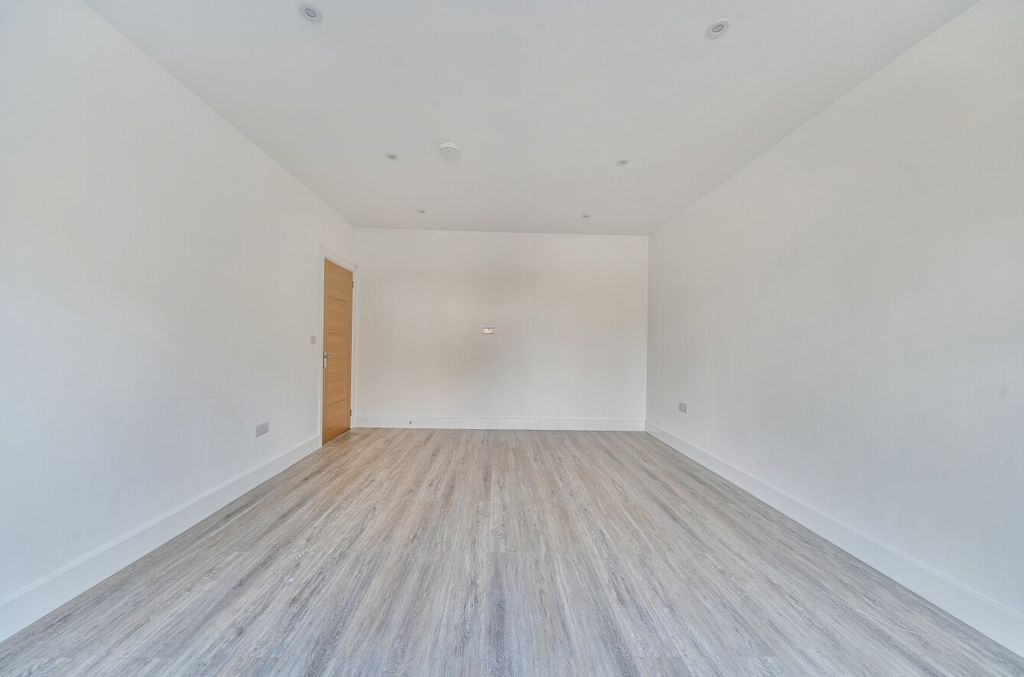 Additional image 15 of 5 bed semi-detached house for saleKellett Road, Upper Shirley, Southampton, Hampshire SO15