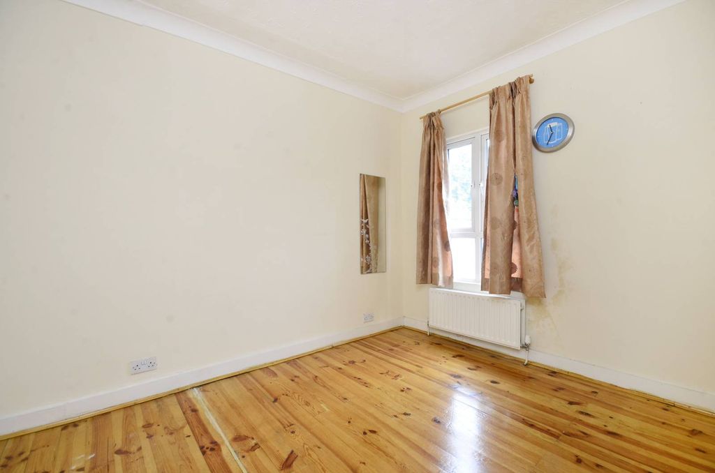 Property photo 3 of 4