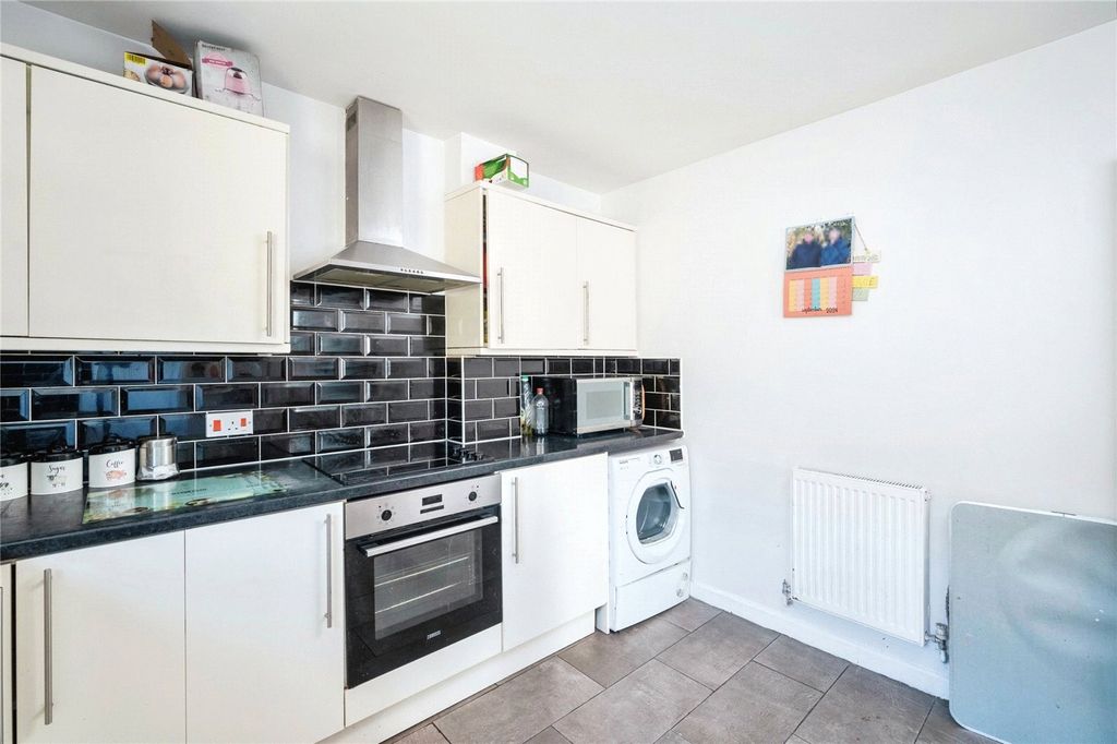 Property photo 3 of 13 Picture No. 04