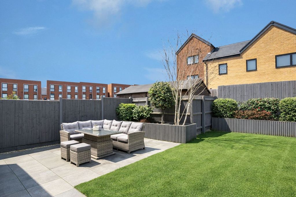 Property photo 3 of 20