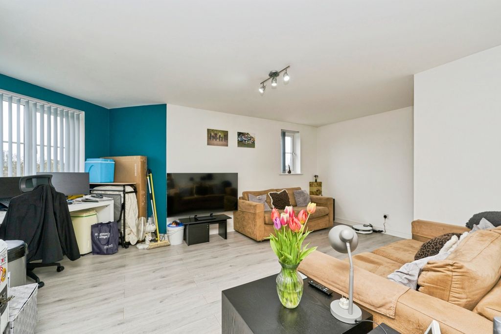 Property photo 3 of 10 Pbox-Img.Jpg