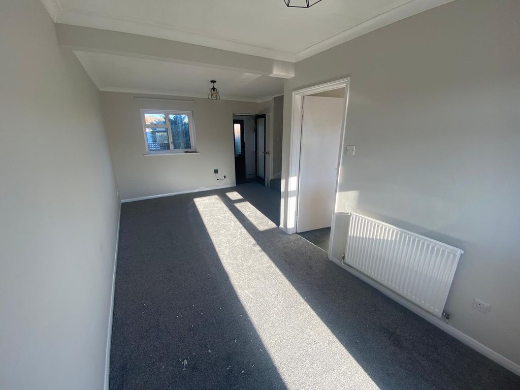 Property photo 3 of 11 Gallery