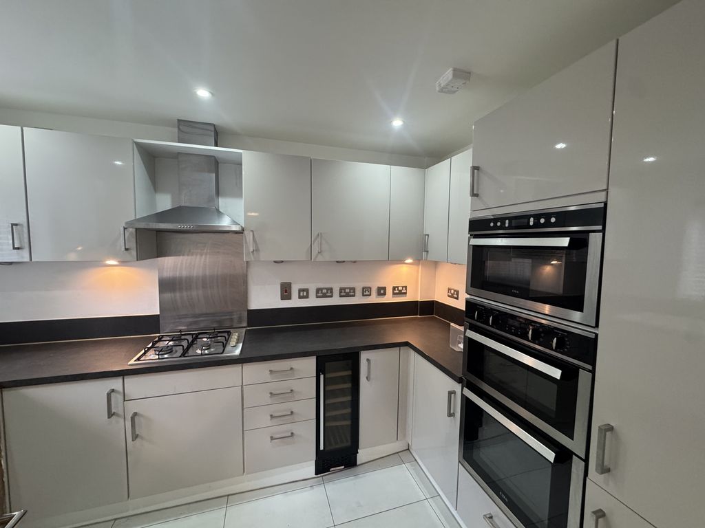 Property photo 3 of 9 Img_1865