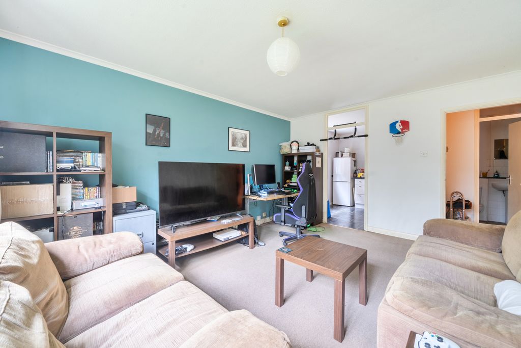 Property photo 3 of 8 Picture No. 11