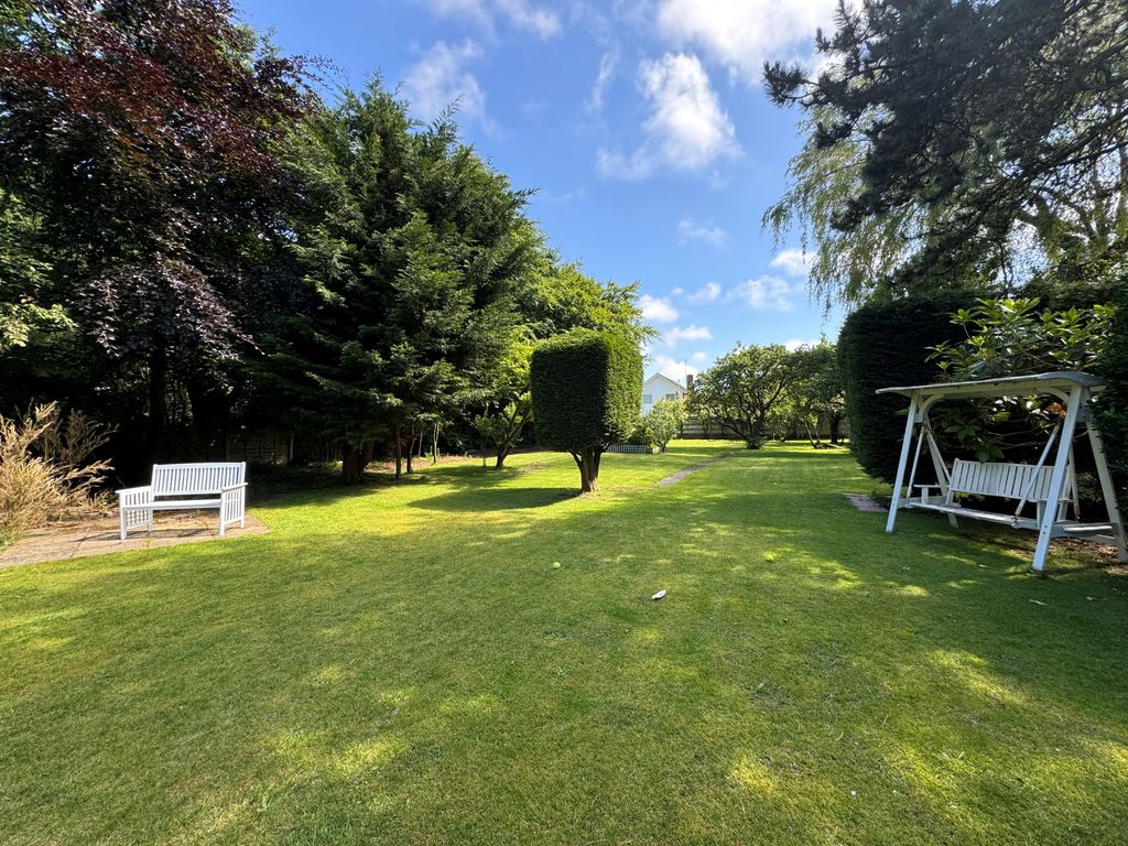 Property photo 2 of 3 Garden