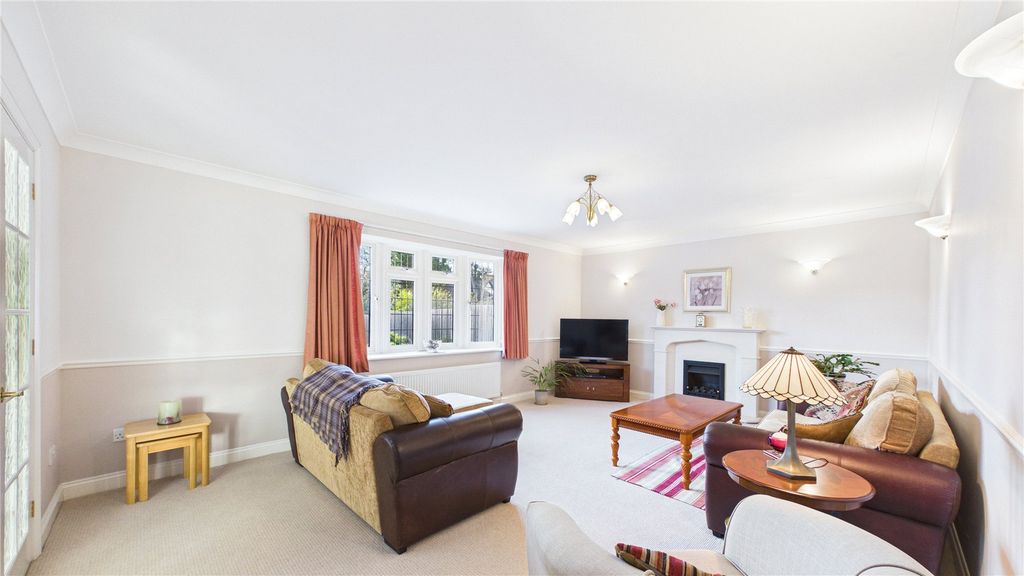 Property photo 3 of 19 Picture 3