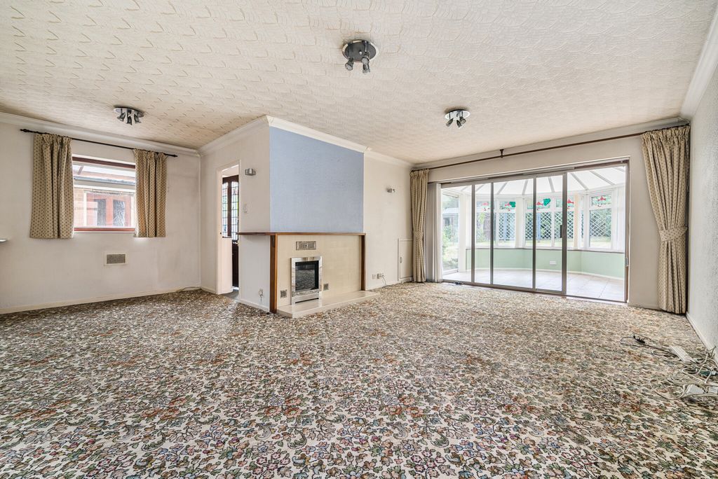 Property photo 2 of 22 1303497-10-684Ff6...