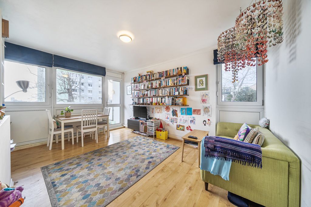 Property photo 1 of 17 1400756-7-696E41F...