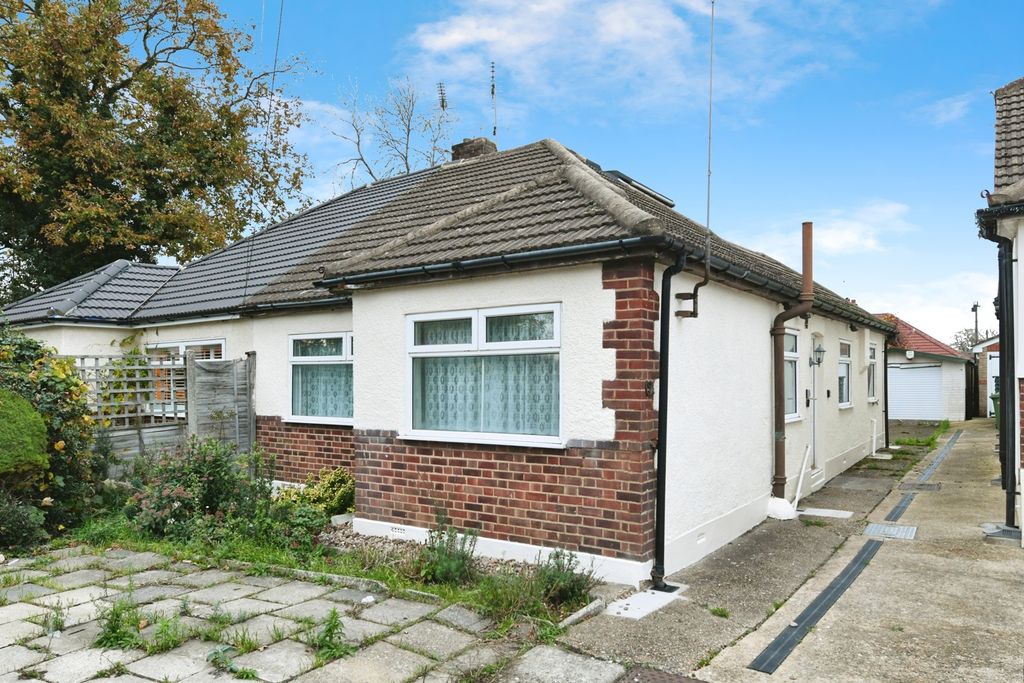 Property photo 1 of 17 External