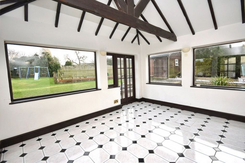 Property photo 3 of 18 Pbox-Img.Jpg