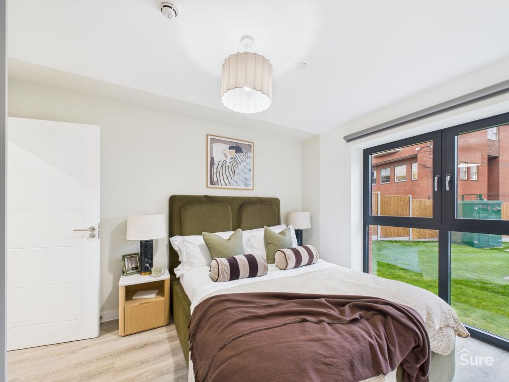 Property photo 2 of 21