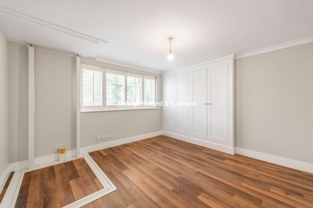 Property photo 1 of 27 Picture No. 02
