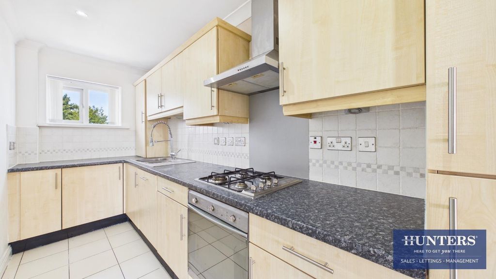 Property photo 3 of 16 Kitchen