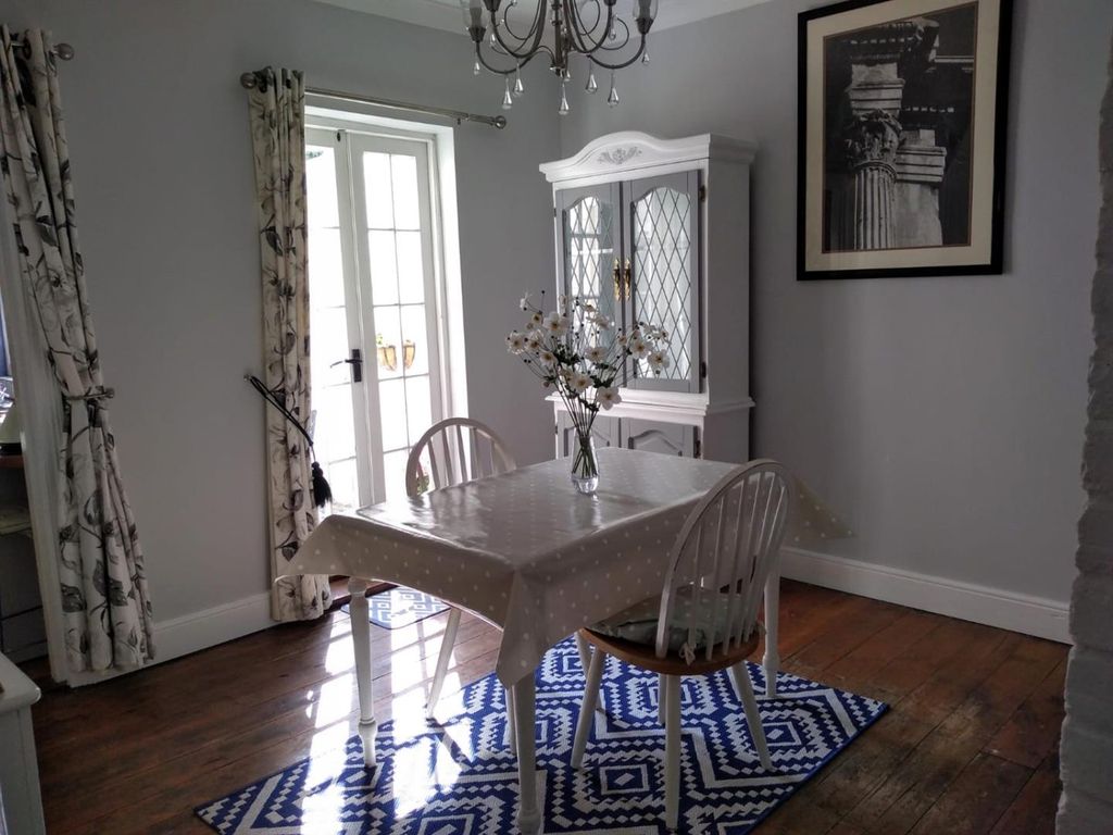 Property photo 3 of 12 Lrg_Dining Room 1.Jpg
