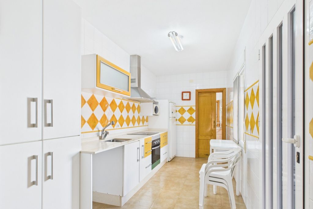 Property photo 3 of 49