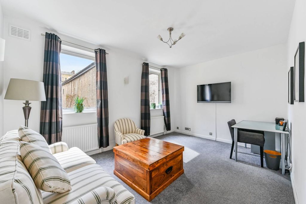 Property photo 1 of 5