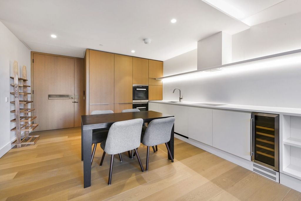 Property photo 2 of 21 Jll