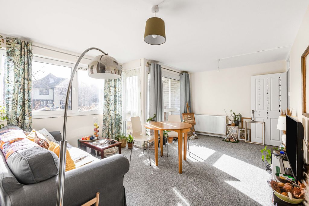 Property photo 2 of 9