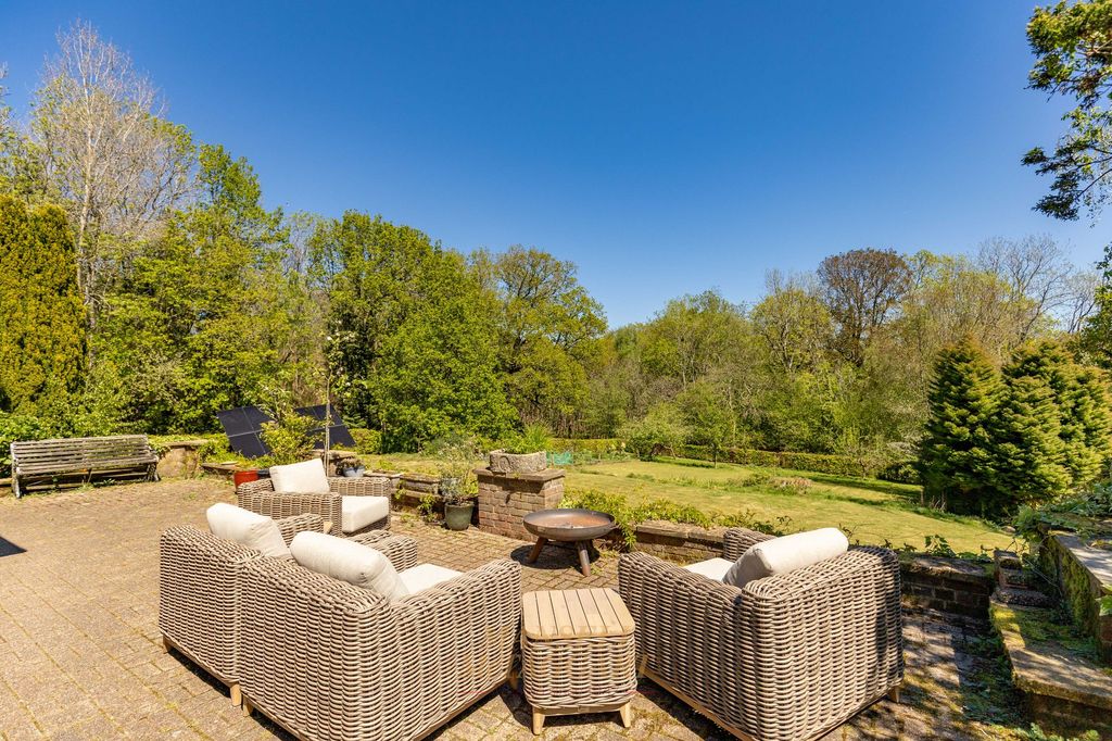 Additional image 26 of 6 bed detached house for saleImberhorne Lane, East Grinstead RH19